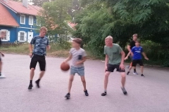33