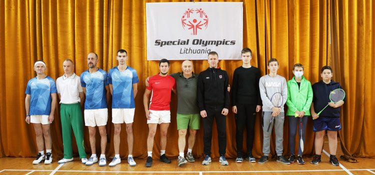 Integruotos badmintono varžybos, I diena